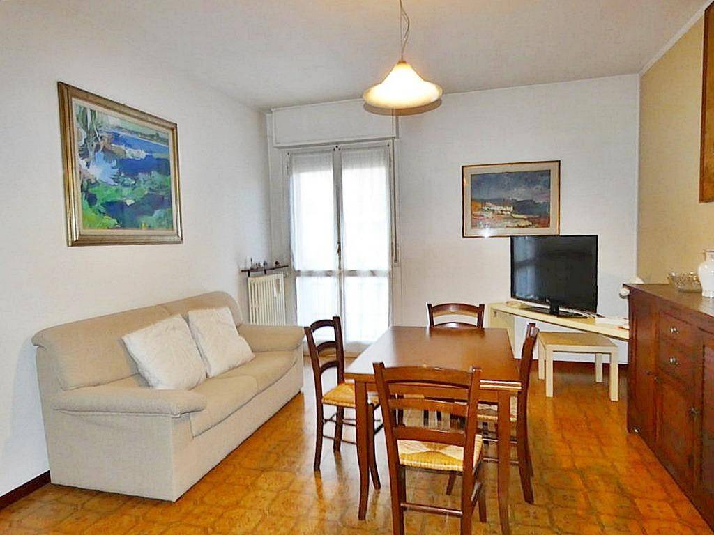 Appartamento in vendita a Sesto Calende via Giacomo matteotti, 44
