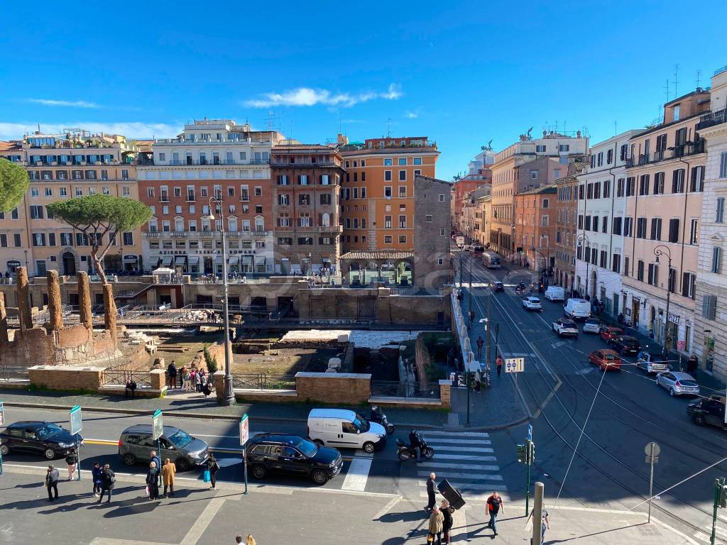 Appartamento in vendita a Roma largo di Torre Argentina