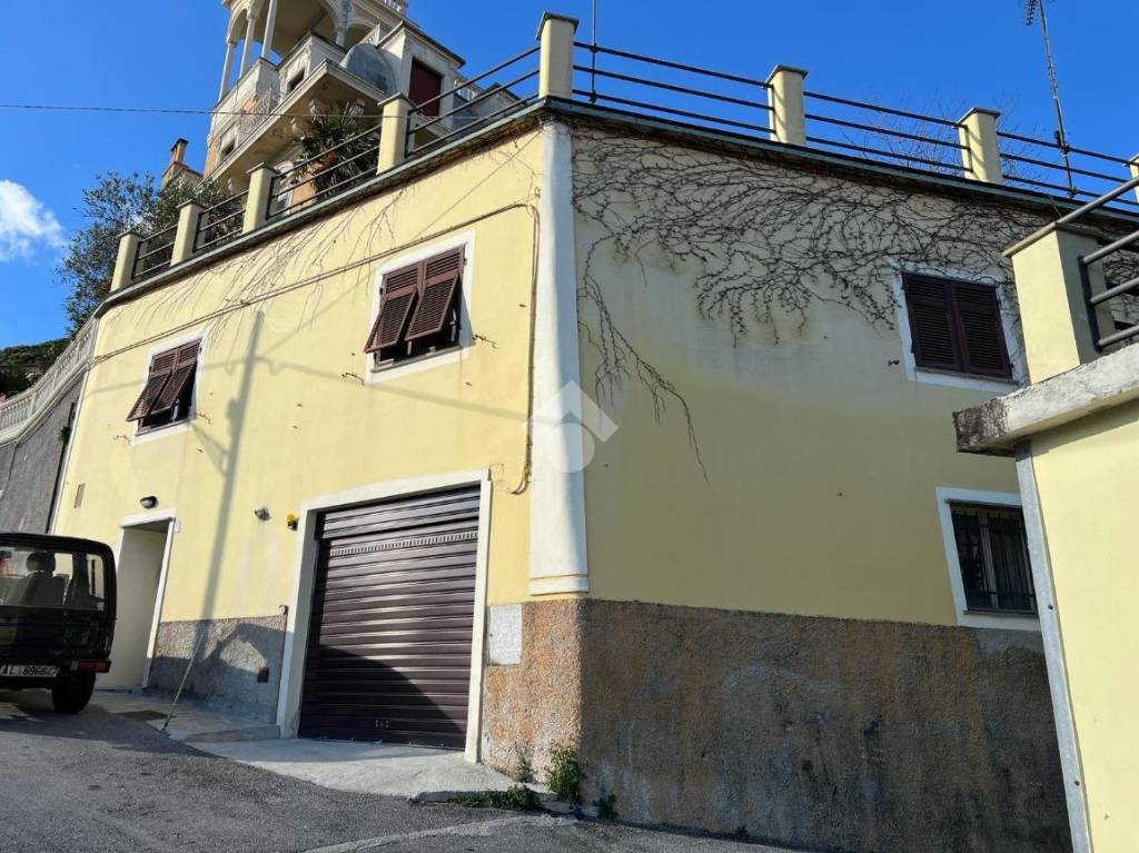 Casa Indipendente in vendita a Genova salita cà dei trenta
