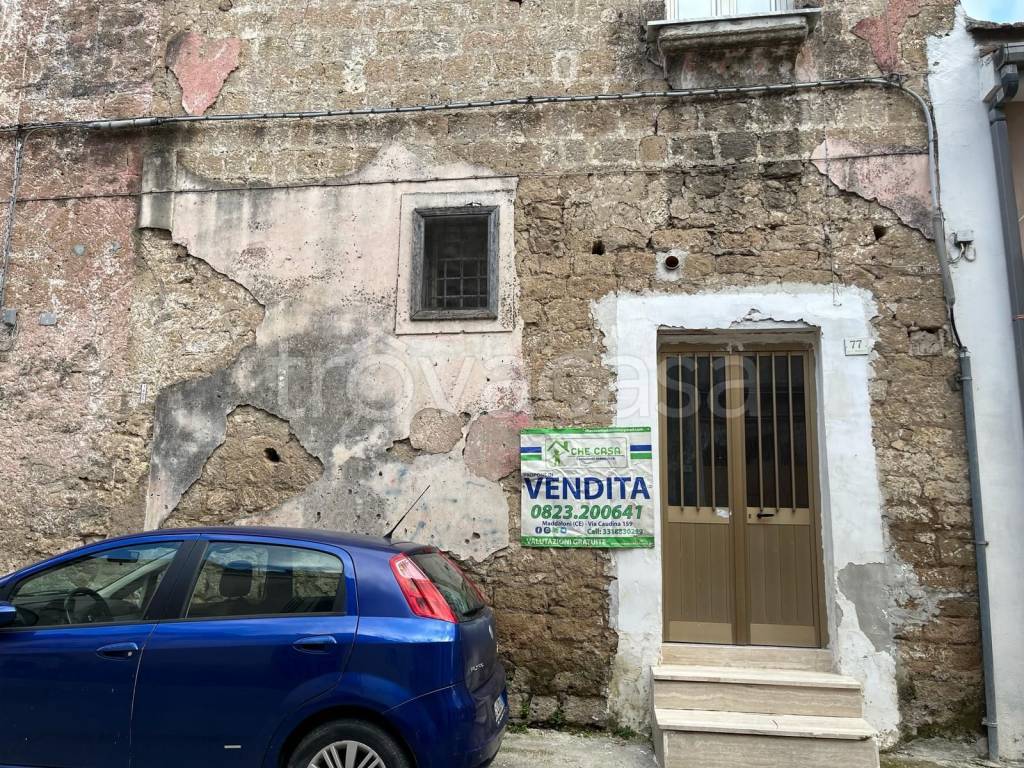 Appartamento in vendita a Caserta via Caprio Maddaloni, 73