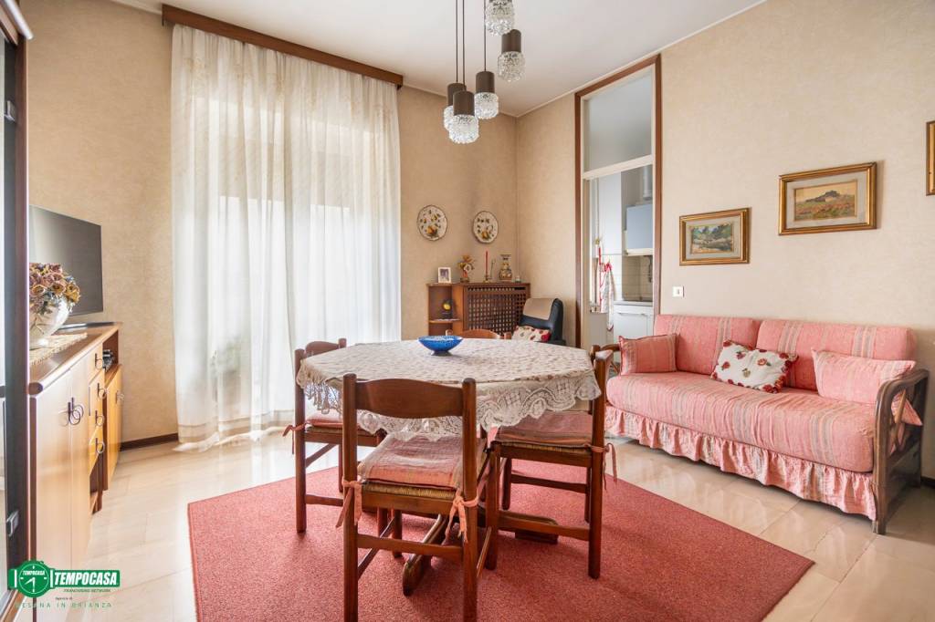 Appartamento in vendita a Besana in Brianza via del Castano, 26