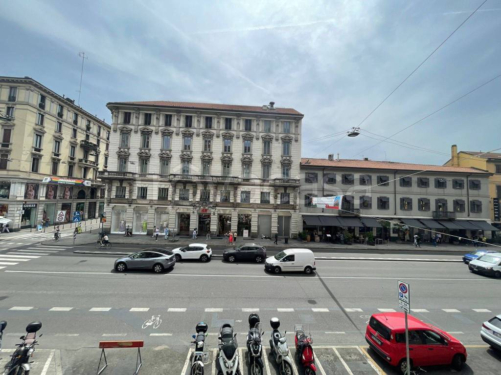 Appartamento in vendita a Milano piazza Guglielmo Oberdan