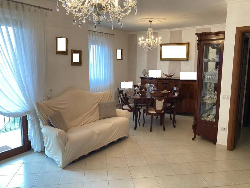 Appartamento in vendita a Palma Campania via Ugo di Fazio