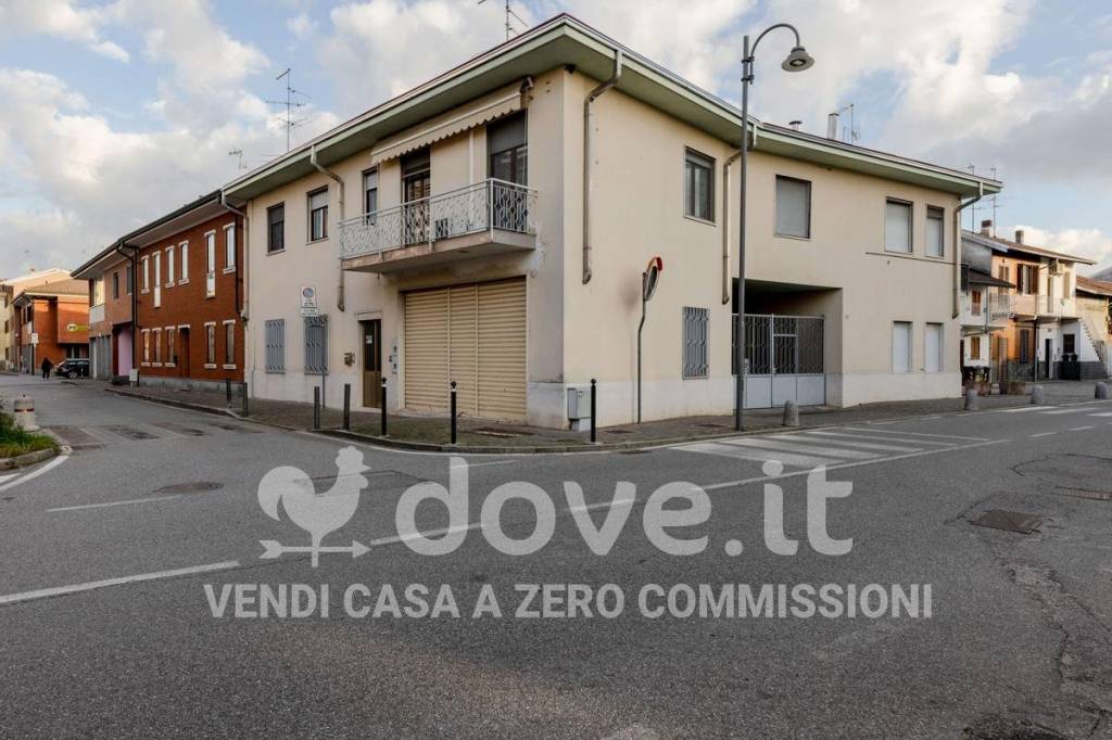 Casa Indipendente in vendita a Novara via Alla Chiesa, 4