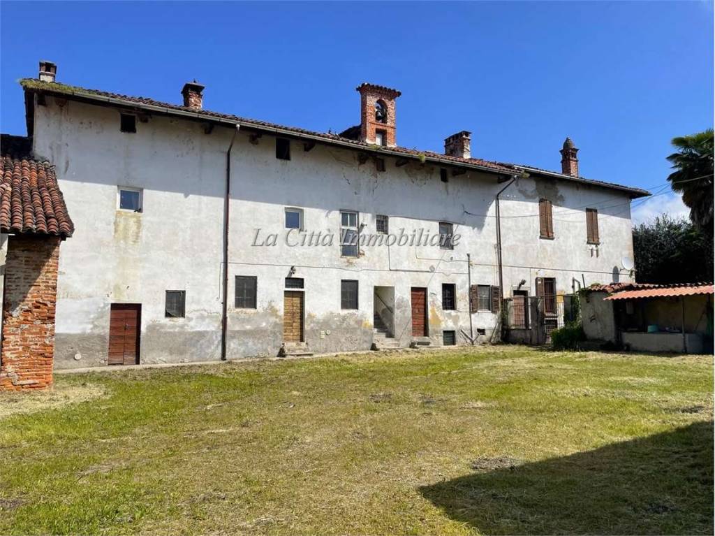 Rustico in vendita a Novara via Vignale , 183 - 185