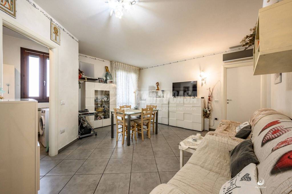 Appartamento in vendita a Casalgrande via Antonino Caponnetto