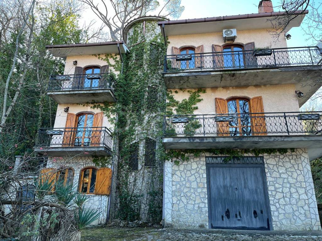 Villa in vendita a Gerano via delle Fratte, 12