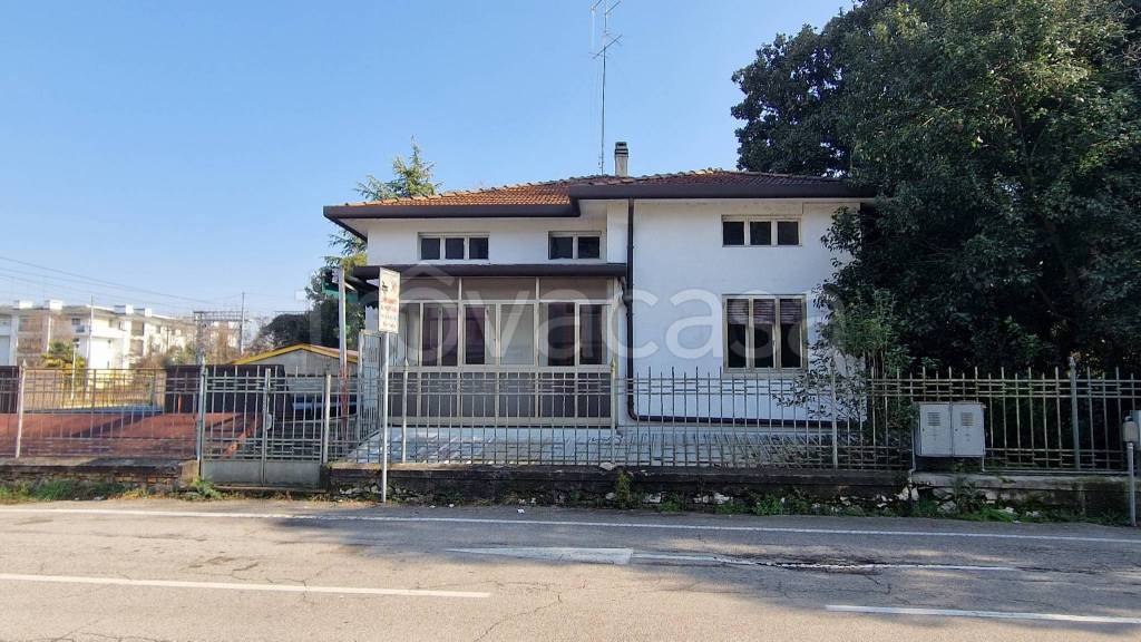 Villa in vendita a Sacile via Giuseppe Bertolissi, 1