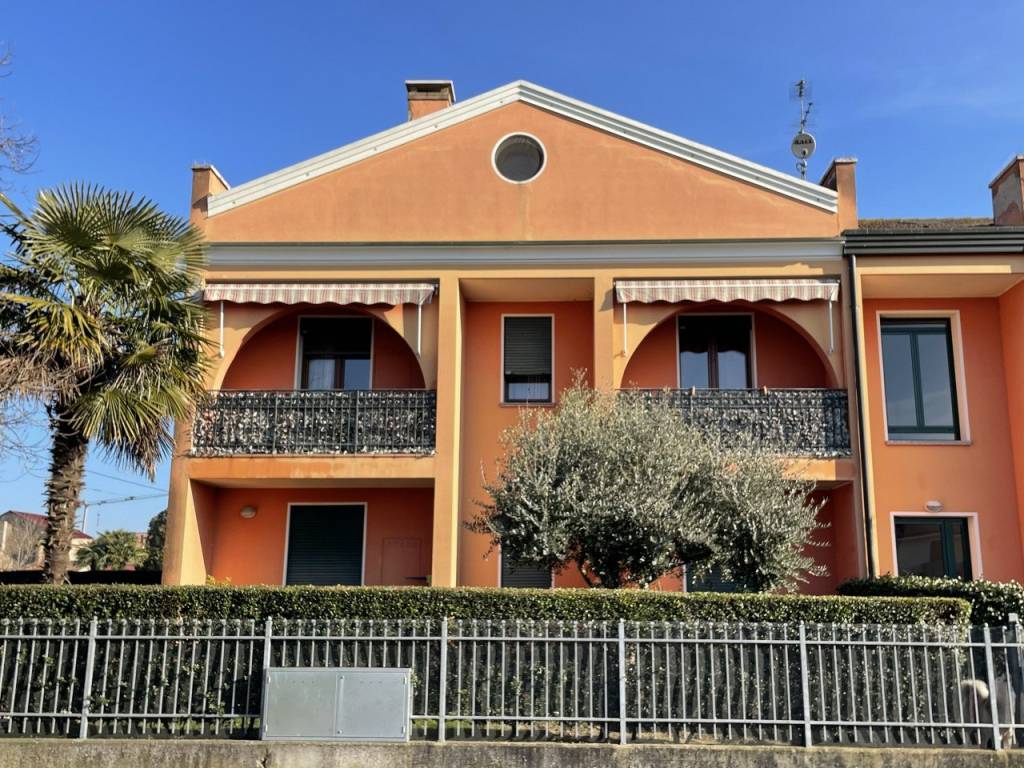 Appartamento in vendita a Correzzola via Sandano