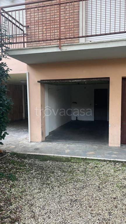 Garage in vendita a Forlì viale Medaglie d'Oro, 40