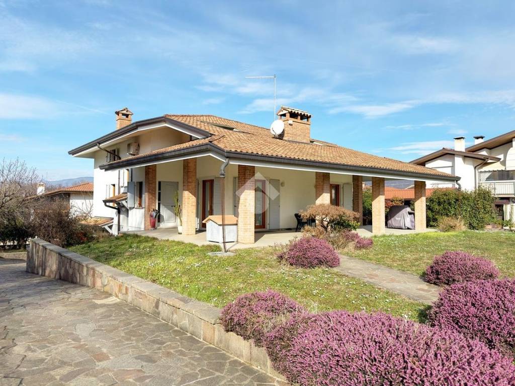 Villa in vendita a San Daniele del Friuli via Astemio, 28
