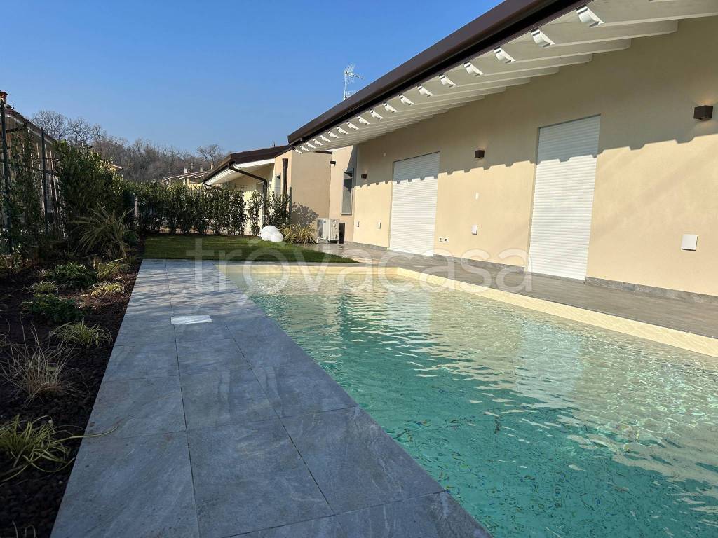 Villa Bifamiliare in vendita a Puegnago del Garda via bondinelli