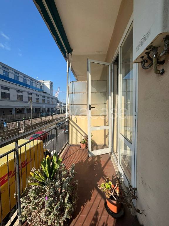 Appartamento in vendita a Genova via Giacomo Puccini