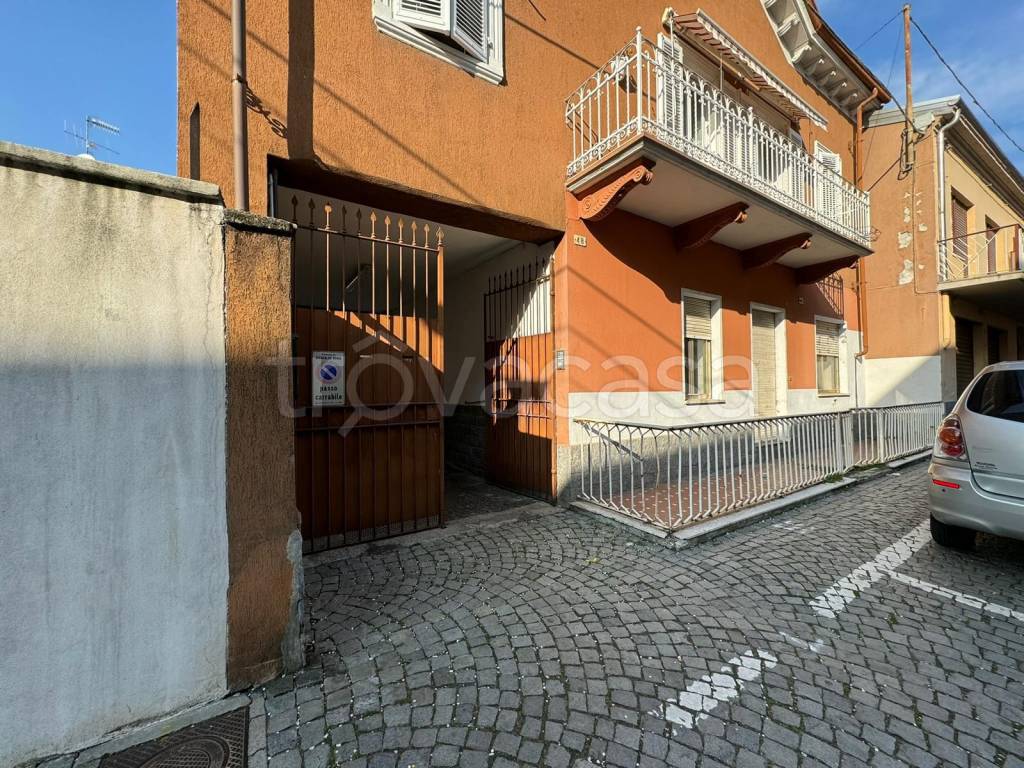 Casa Indipendente in vendita a Montalto Dora via Giuseppe Mazzini, 11