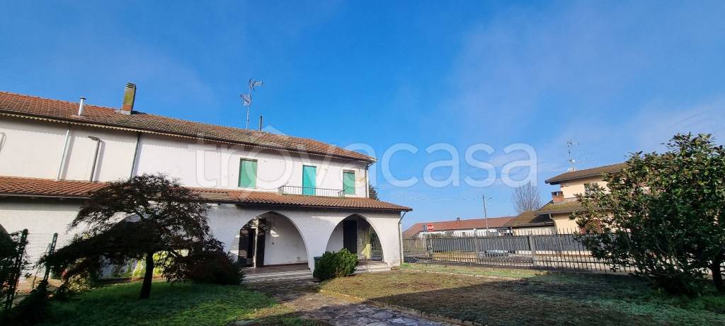 Villa in vendita a Vigevano strada Cascina Cavalli