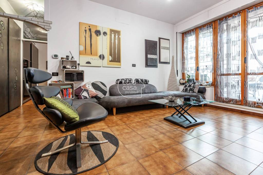 Appartamento in vendita a Gorgonzola piazza Italia, 20