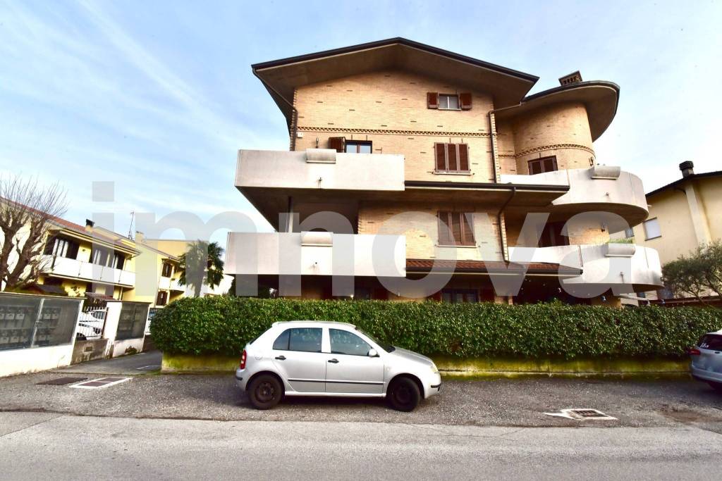 Appartamento in vendita a Seveso via Federico Ozanam