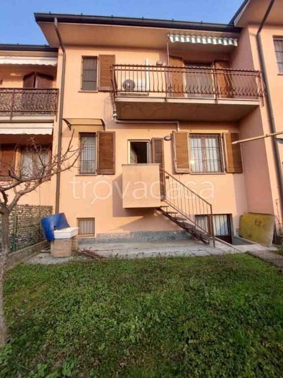 Villa a Schiera in vendita a Cavenago d'Adda via Principale, 4