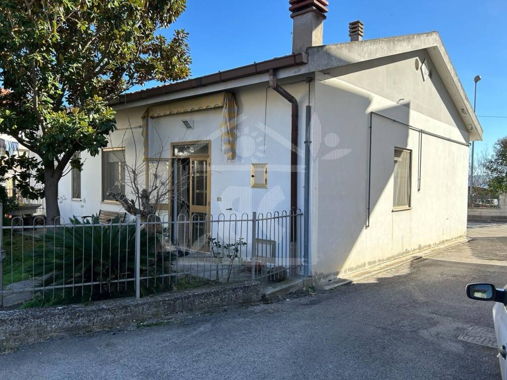 Casa Indipendente in affitto a Rosciano via Adriatico