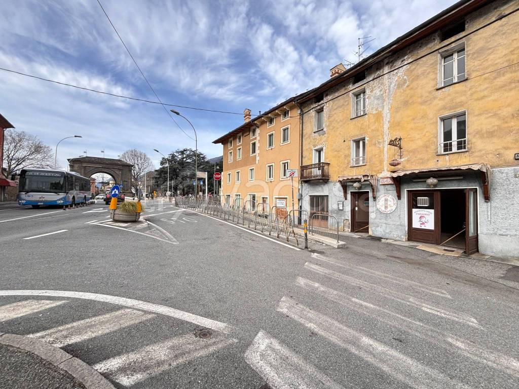 Rustico in vendita ad Aosta piazza Renato Vuillermin