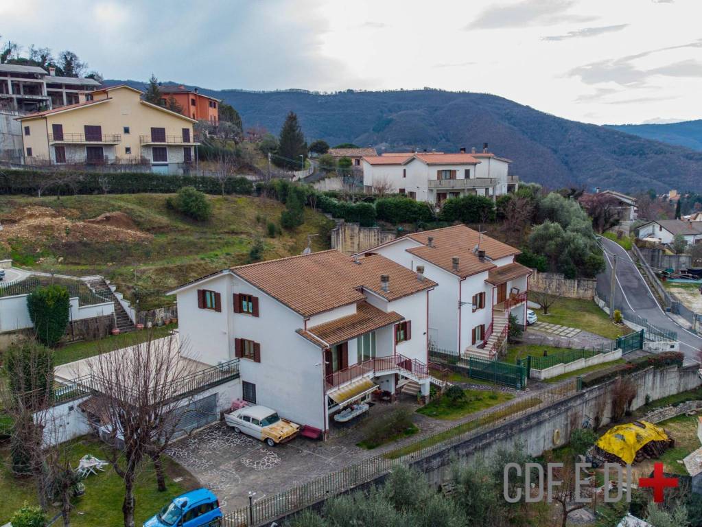 Villa Bifamiliare in vendita a Cittaducale via Monte Amiata