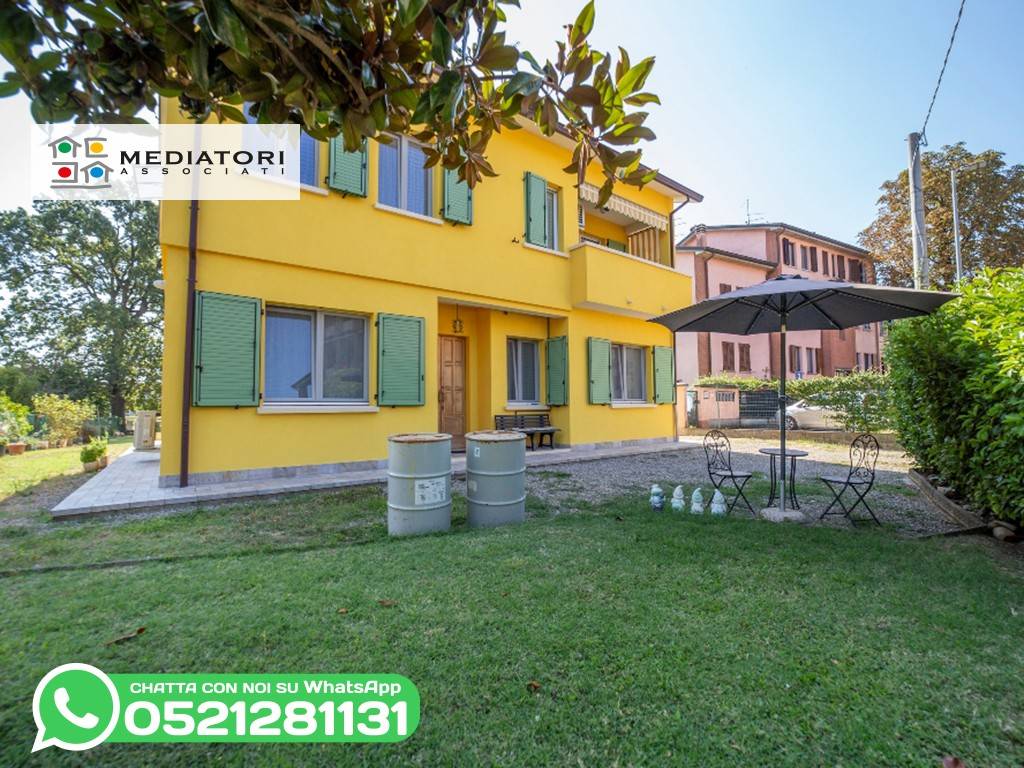Villa Bifamiliare in vendita a Montechiarugolo via Guglielmo Marconi