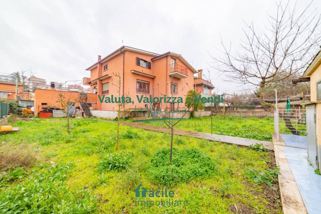 Villa in vendita a Roma via Domenico Montagnana, 85, 00166 Roma rm, Italia