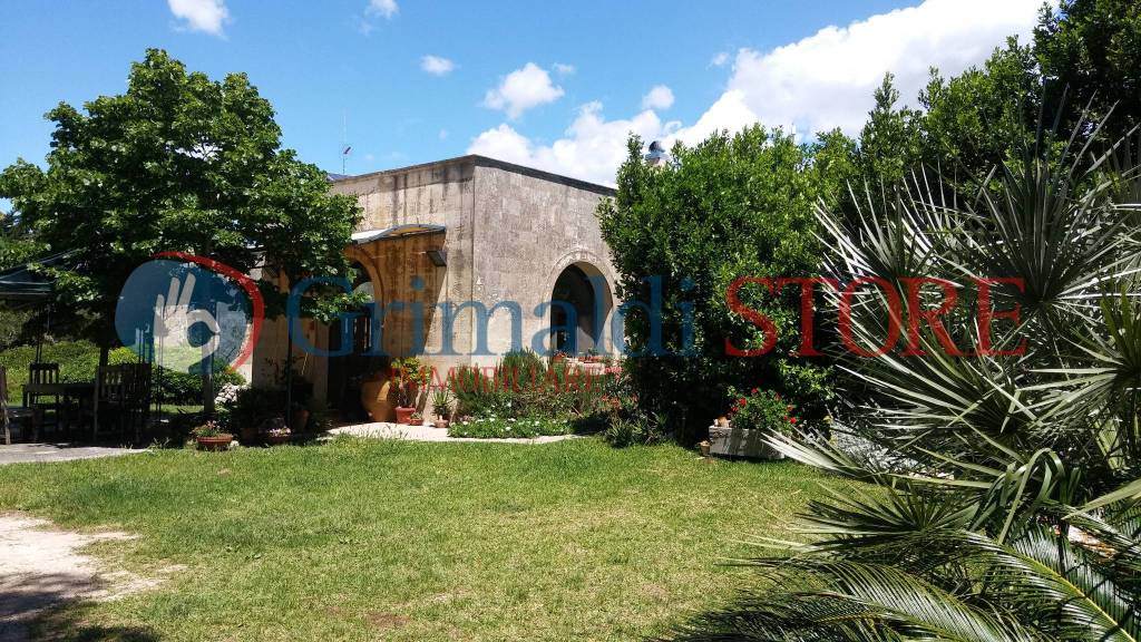 Villa in vendita a Lizzanello nucleo Erchie Piccola Strada 4