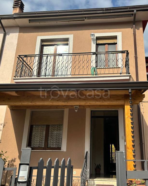 Villa a Schiera in in vendita da privato ad Aquino via del Risorgimento, 39