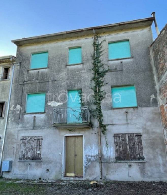Casa Indipendente all'asta a San Benedetto Po strada Argine Po Sud n. 172