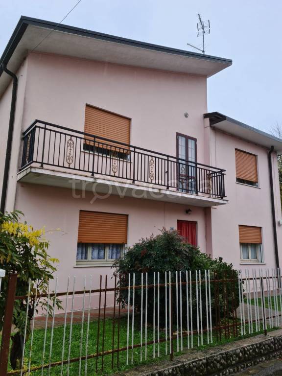 Villa in in vendita da privato a Salara via Borgo San Francesco, 59
