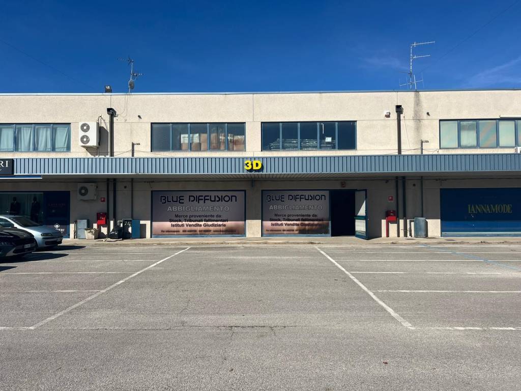 Capannone Industriale in vendita a Chieti via Marino Turchi