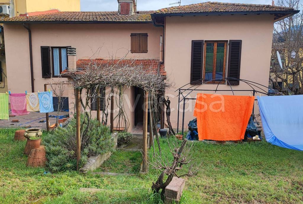 Casa Indipendente in vendita a Greve in Chianti via 1 Maggio