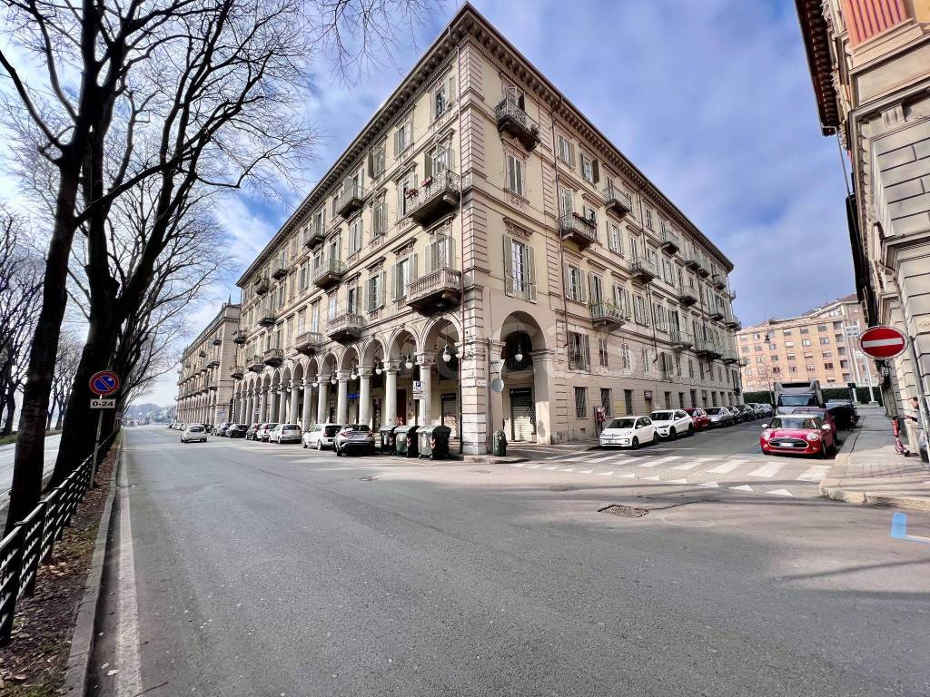Appartamento in vendita a Torino corso San Martino, 2