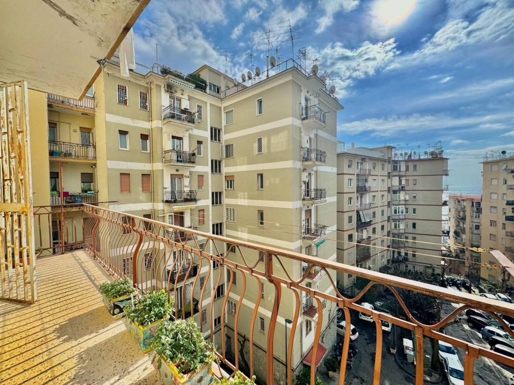 Appartamento in vendita a Napoli via Kagoshima, 30