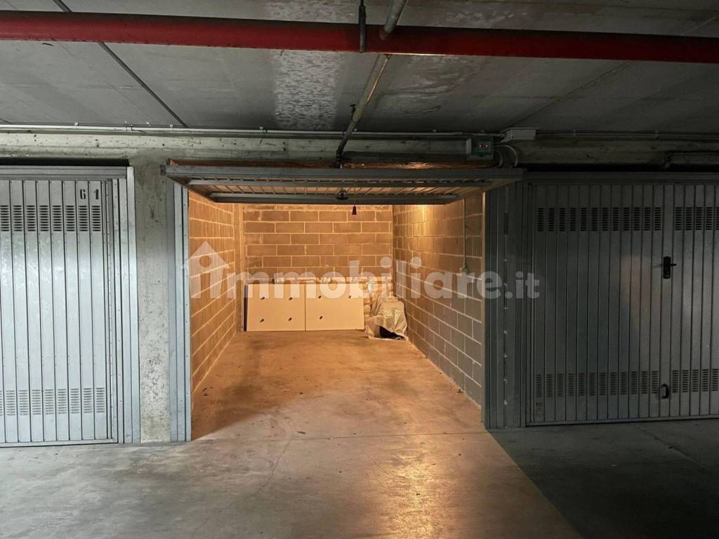 Garage in vendita a Milano via Villapizzone, 26