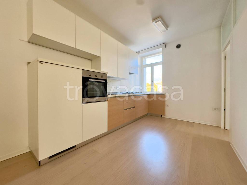 Appartamento in in affitto da privato a Rovereto piazza Antonio Rosmini, 1