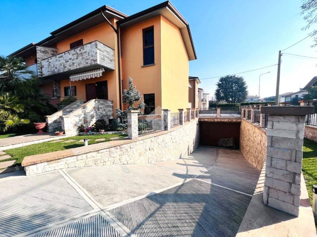 immagine annuncio 1 di 15