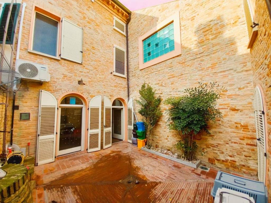 Casa Indipendente in vendita a Bagnacavallo via Giuseppe Garibaldi, 42