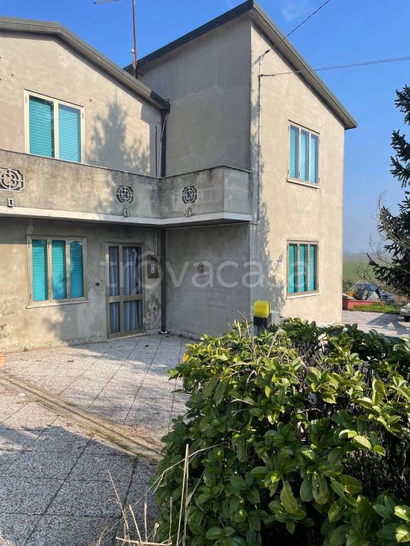 Villa Bifamiliare in in vendita da privato a Ceregnano via 4 Novembre, 21