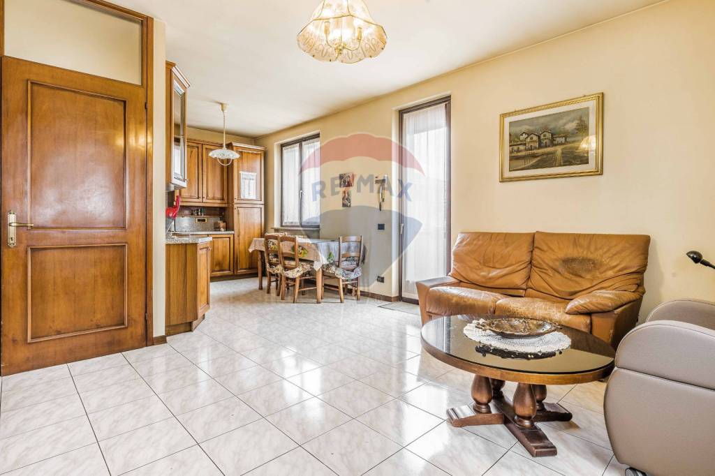 Villa in vendita a Samarate via Monte Golico, 227
