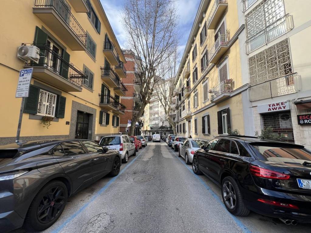 Appartamento in vendita a Napoli via Giuseppe Bonito, 21
