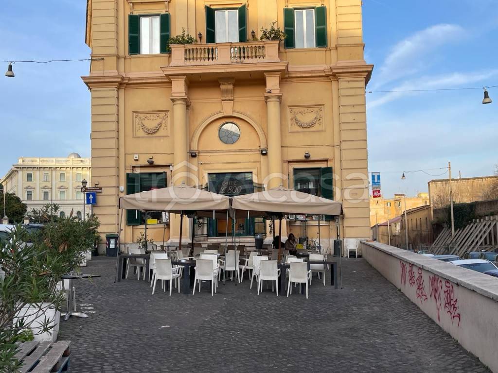 Bar in vendita a Roma via di San Giovanni in Laterano
