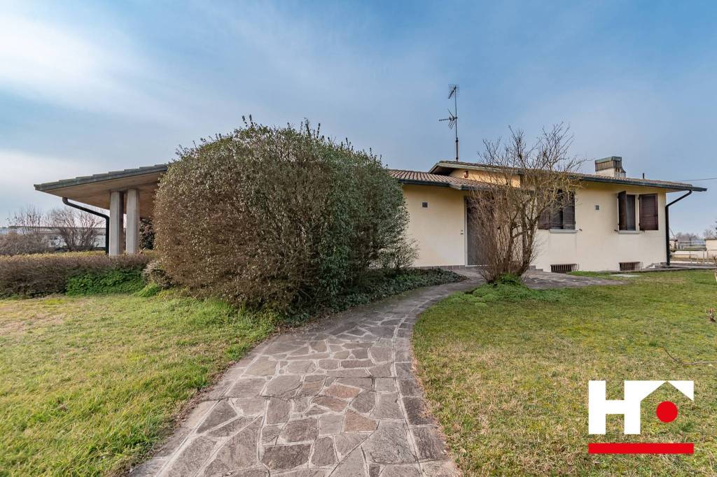Villa in vendita a Pavone del Mella località Madonna delle Baldone, 15A