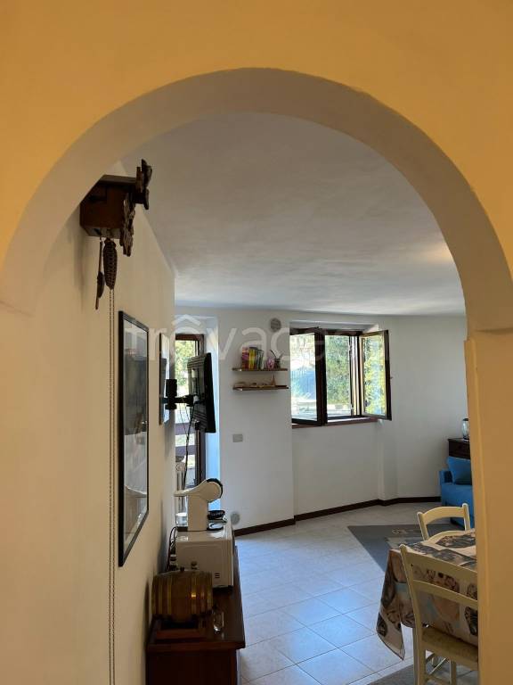 Appartamento in in vendita da privato a Brenzone sul Garda via Prada, 23