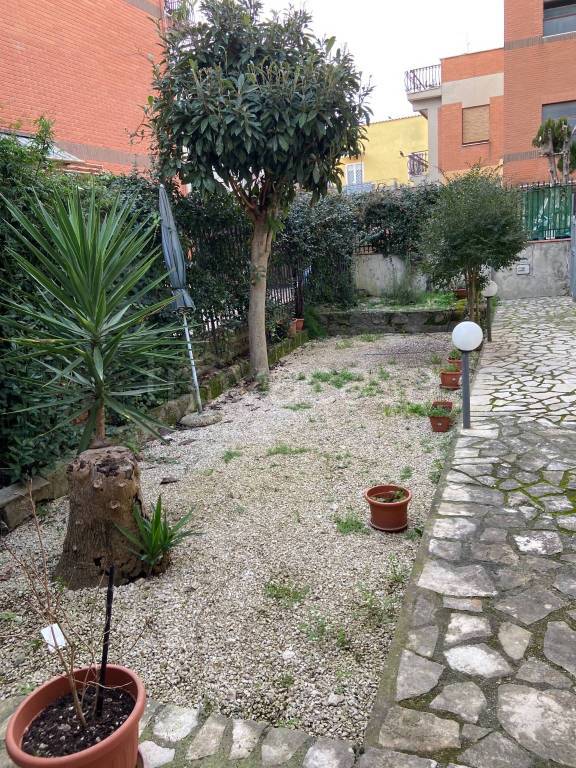 Appartamento in in vendita da privato a Roma via del Podere Rosa, 160