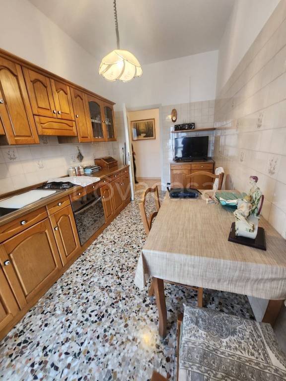 Appartamento in vendita a Chieri via Achille Grandi, 3