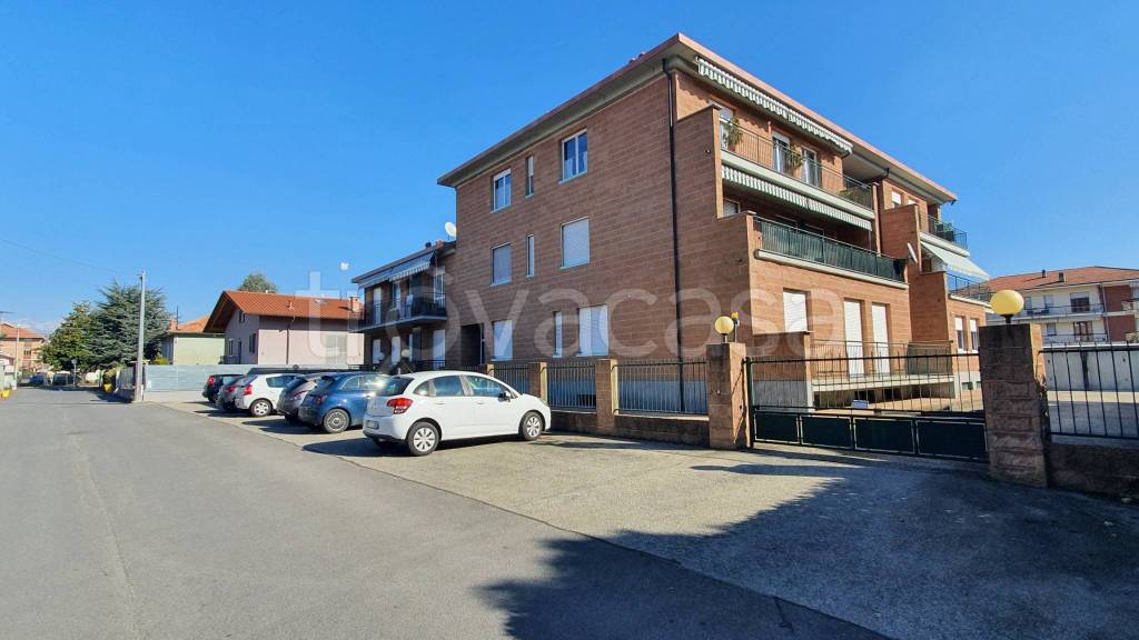 Appartamento in affitto a Rivarolo Canavese via Carlo Ignazio Giulio, 5