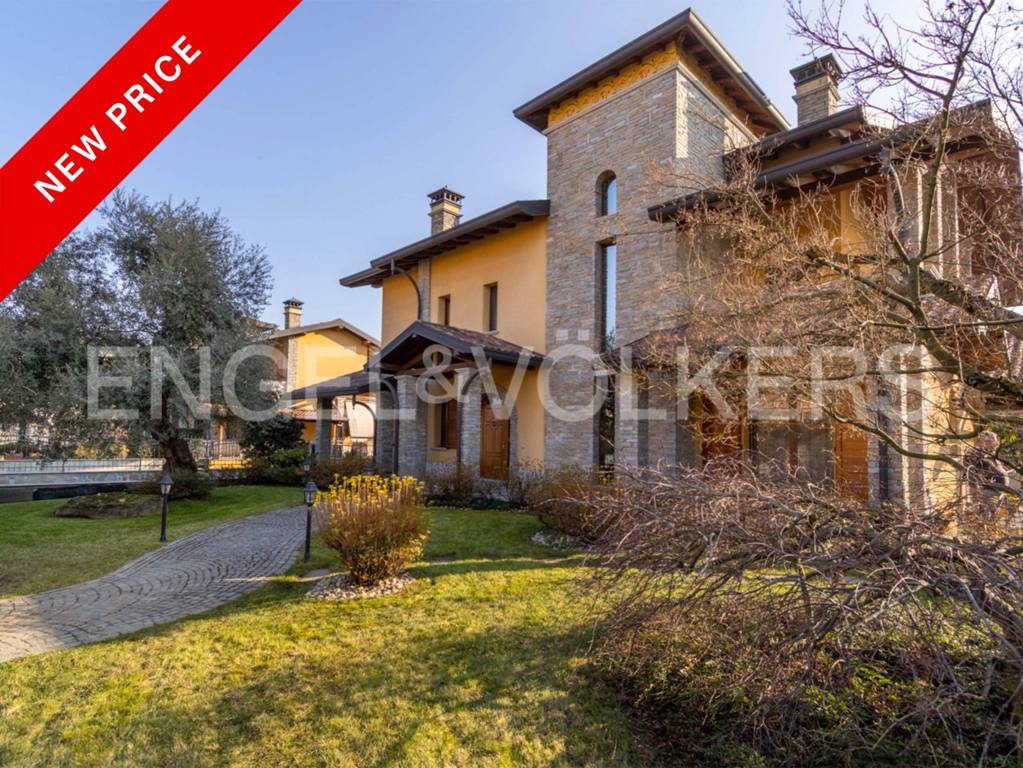 Villa in vendita a Lonate Pozzolo via Perugia