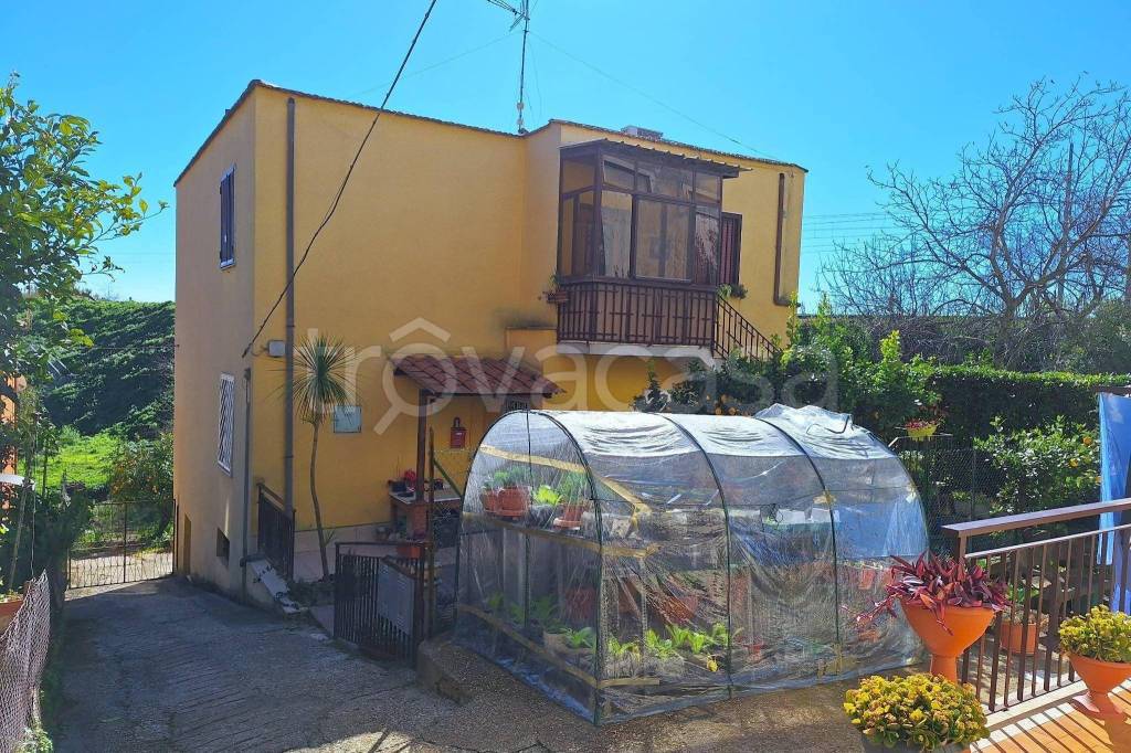 Appartamento in vendita ad Albano Laziale via Tor Paluzzi, 75